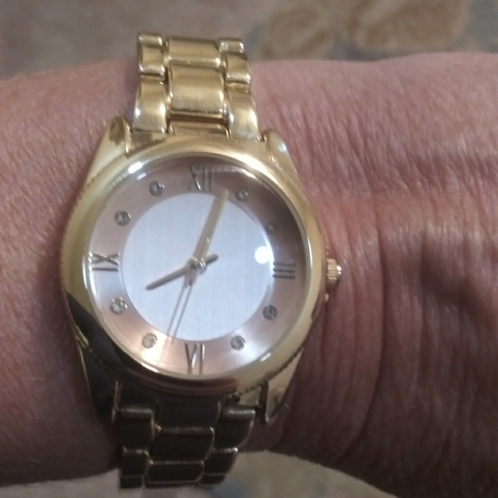 😍 New Armitron Womens Watch